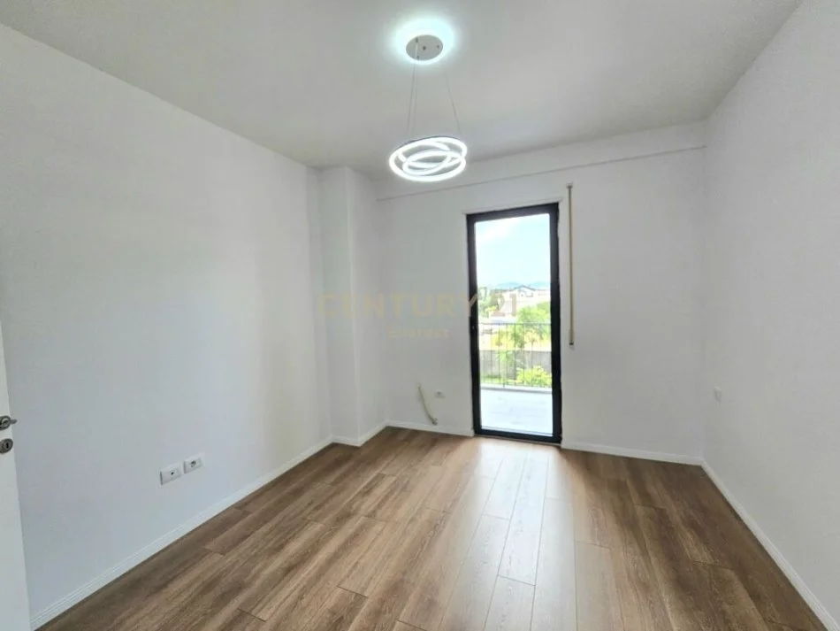 Tirane, shitet apartament 2+1 Kati 2, 98 m² 185.000 € (kompleksi asl 2)