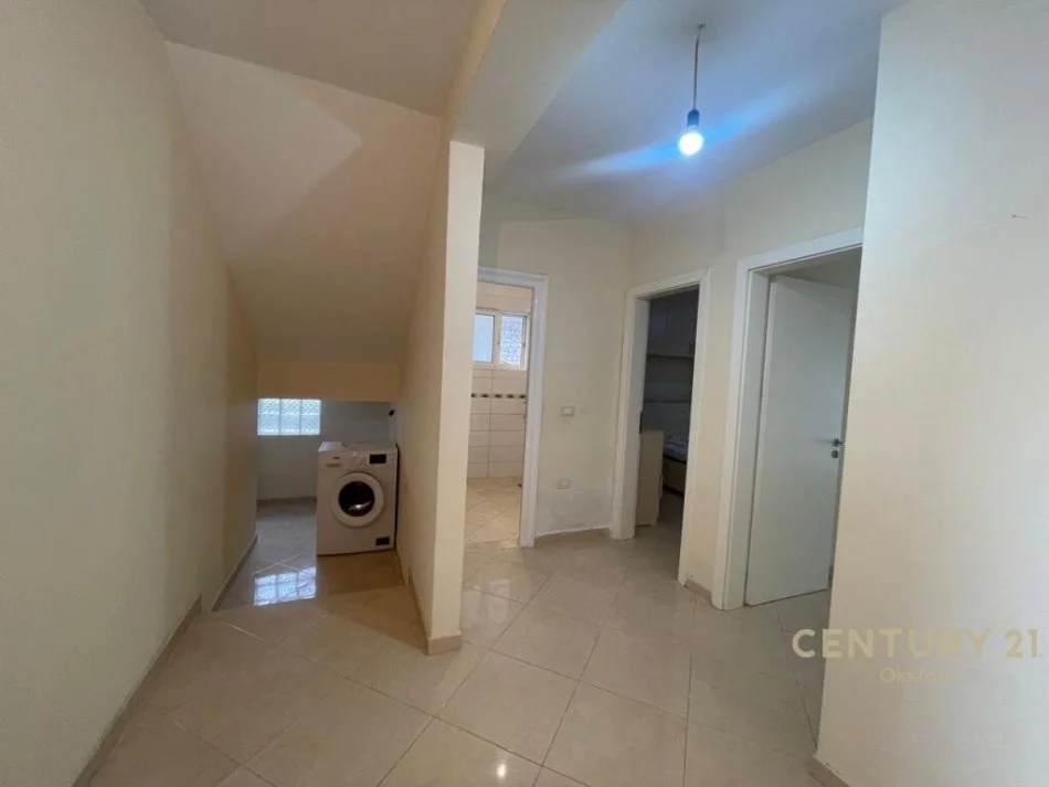 Tirane, jepet me qera 2+1 Kati 1, 90 m² 400 € (Selite)