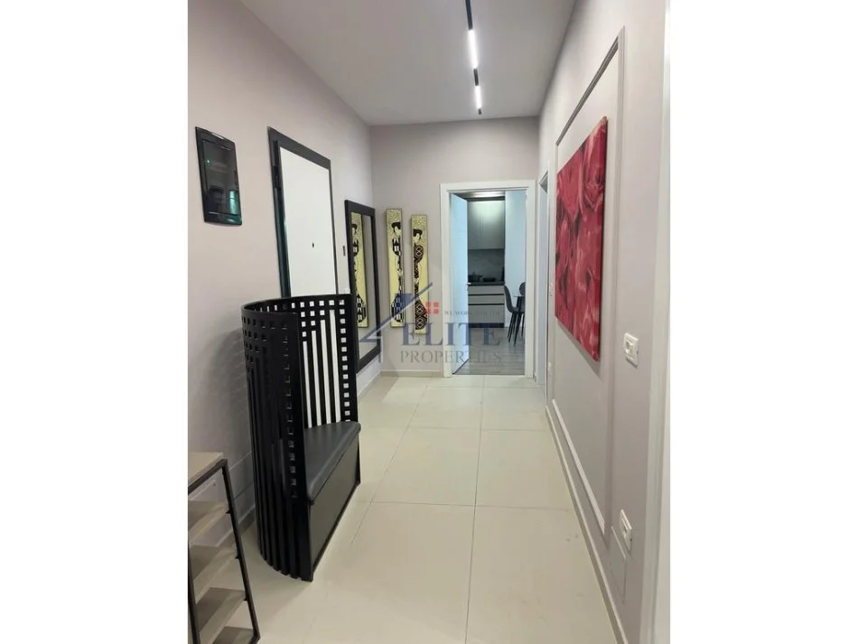Tirane, jepet me qera apartament 2+1+Ballkon Kati 1, 100 m² 750 € (Ish Fusha e Aviacionit)