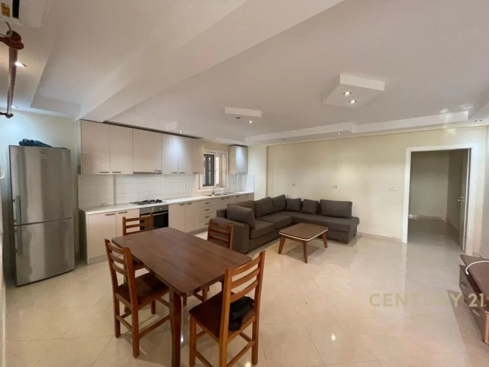 Tirane, jepet me qera 2+1 Kati 1, 90 m² 400 € (Selite)