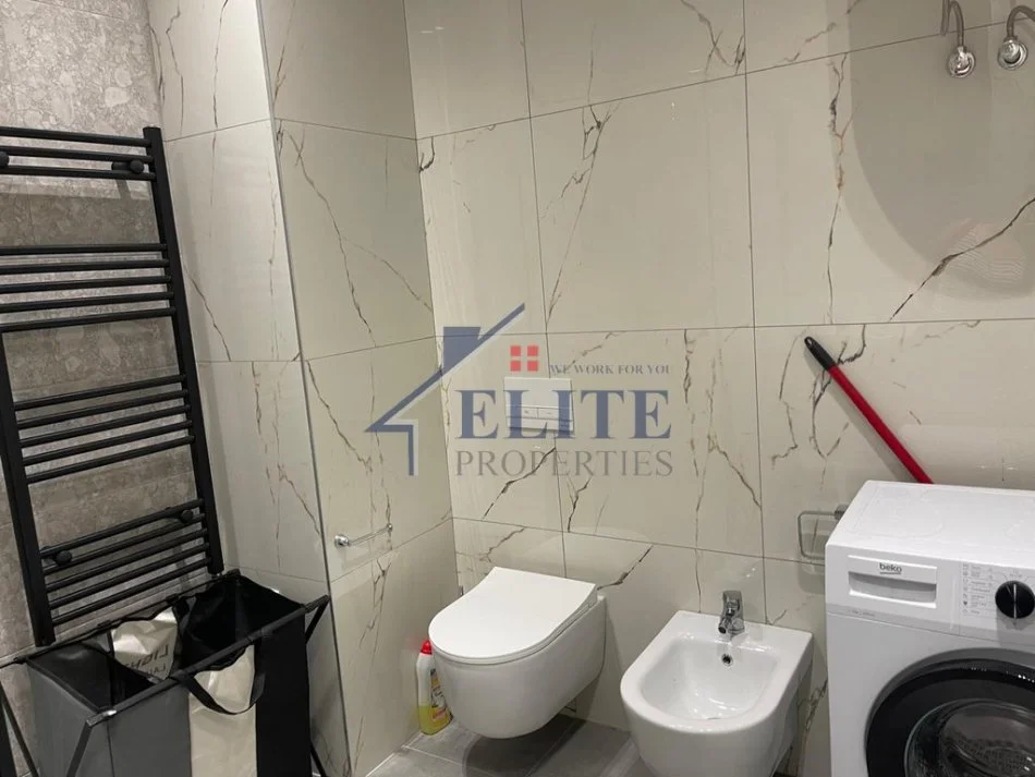 Tirane, jepet me qera apartament 2+1+Ballkon Kati 1, 100 m² 750 € (Ish Fusha e Aviacionit)