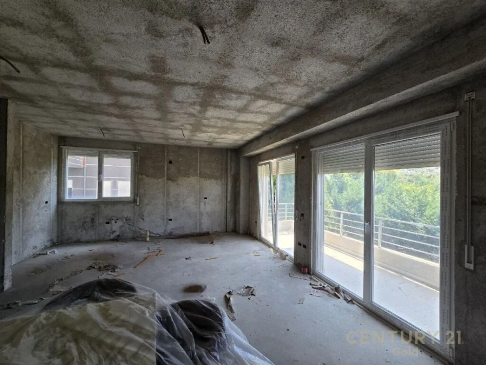 Tirane, shes 2+1+Ballkon Kati 4, 117 m² 165.000 € (Kopshti Botanik, Xhamia)