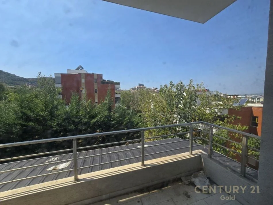 Tirane, shitet 2+1+Ballkon Kati 4, 118 m² 165.000 € (KOPESHTI BOTANIK)