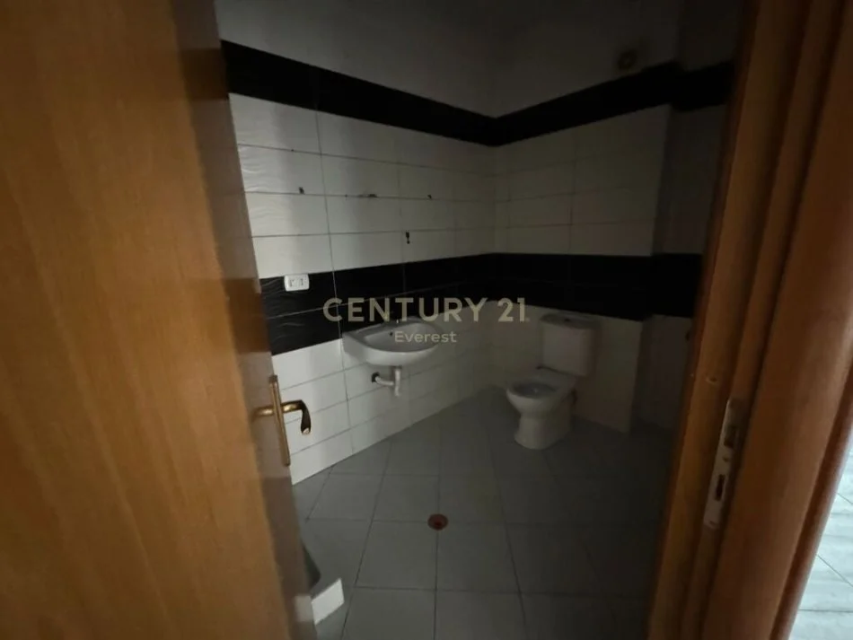 Tirane, shitet apartament 2+1 Kati 6, 112 m² 123.000 € (yzberisht)