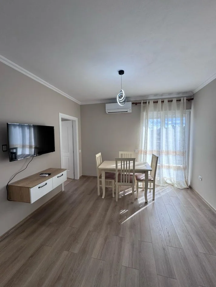 Tirane, jepet me qera apartament 2+1 Kati 5, 80 m² 500 € 