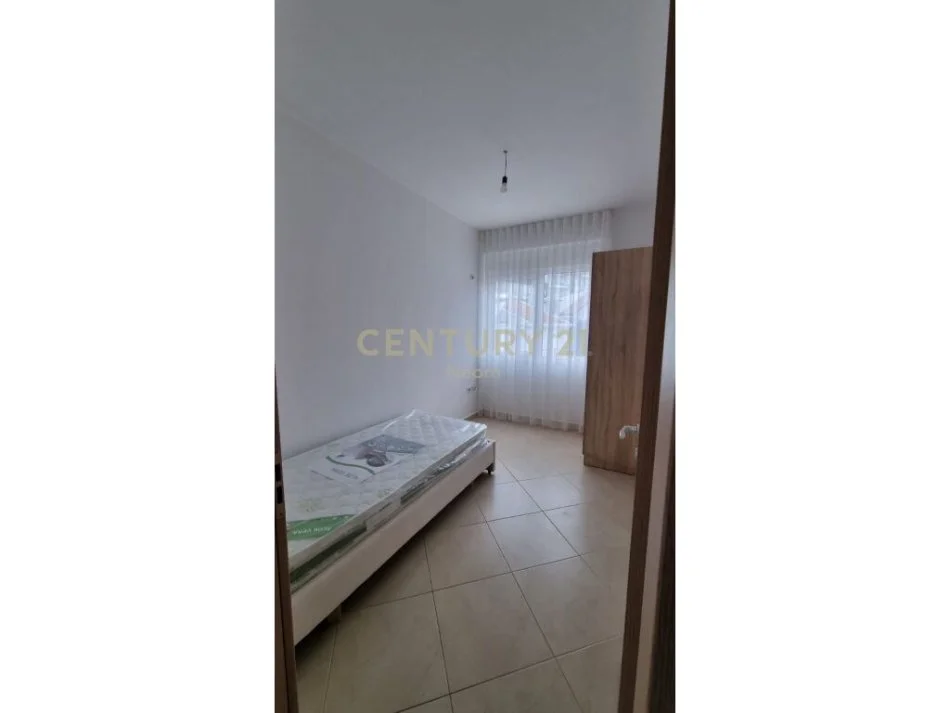 Tirane, jepet me qera apartament 2+1 Kati 4, 90 m² 600 € (liqen i thate)