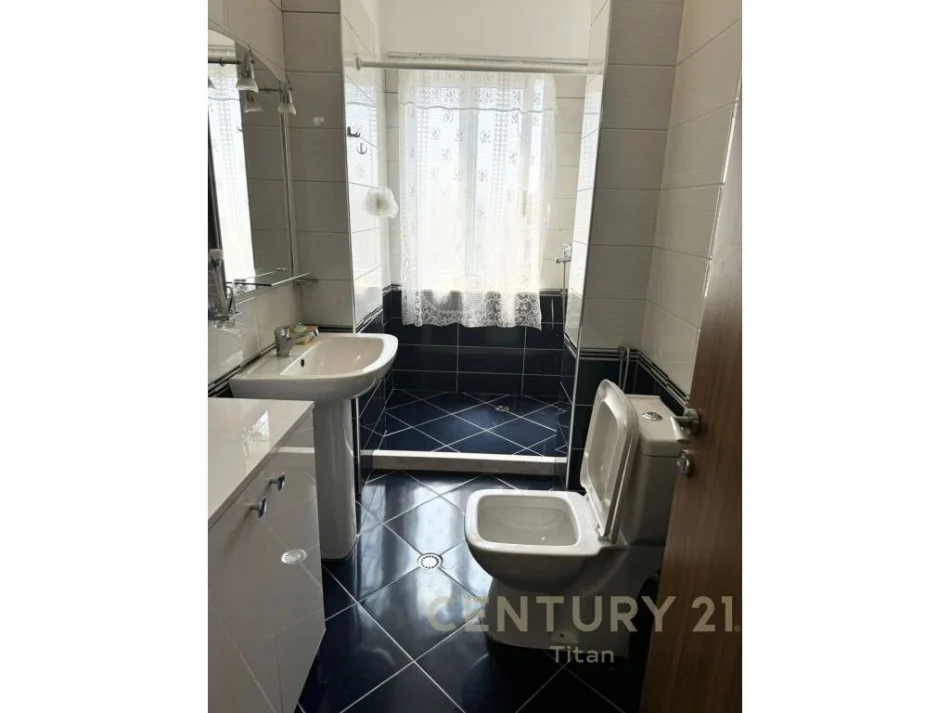 Tirane, jepet me qera apartament 1+1 Kati 2, 71 m² 87.000 € (fresk)