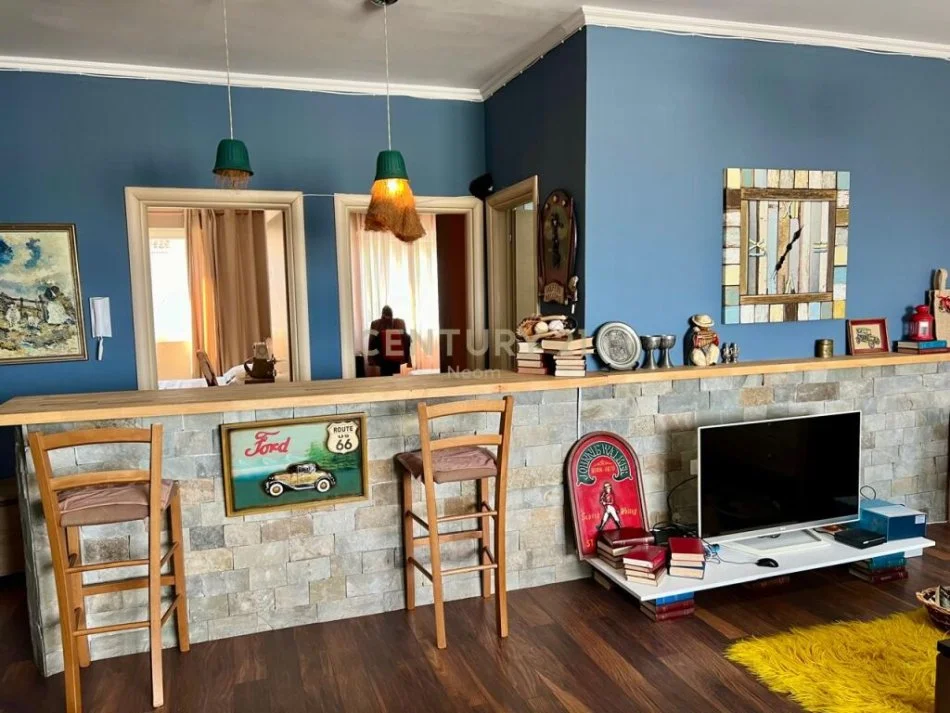 Tirane, shitet apartament 2+1+Ballkon Kati 2, 116 m² 180.000 € (KOPSHTI BOTANIK)