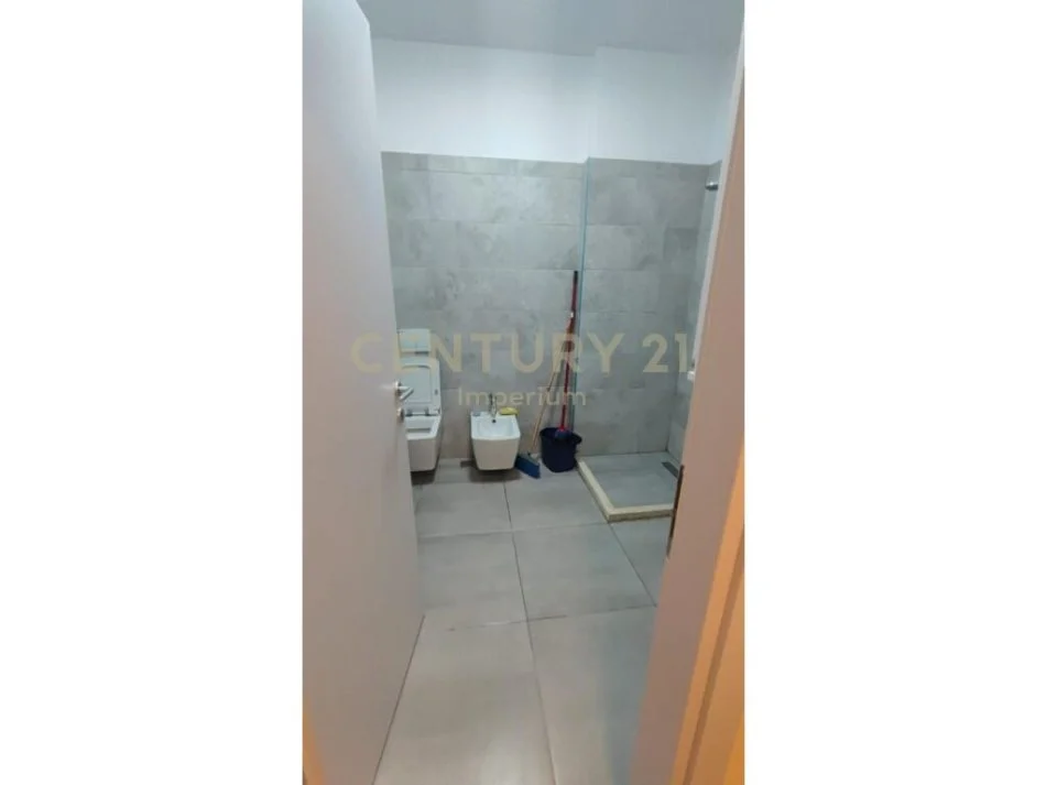 Tirane, shitet apartament 1+1+Ballkon Kati 10, 67 m² 100.000 € (yzberisht)