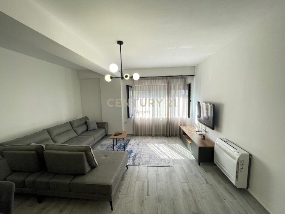 Tirane, jepet me qera apartament 2+1 Kati 2, 99 m² 700 € (kodra e diellit)
