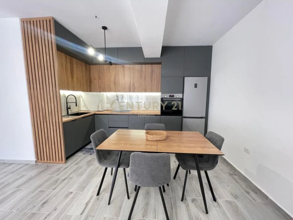Tirane, jepet me qera apartament 2+1 Kati 2, 99 m² 700 € (kodra e diellit)