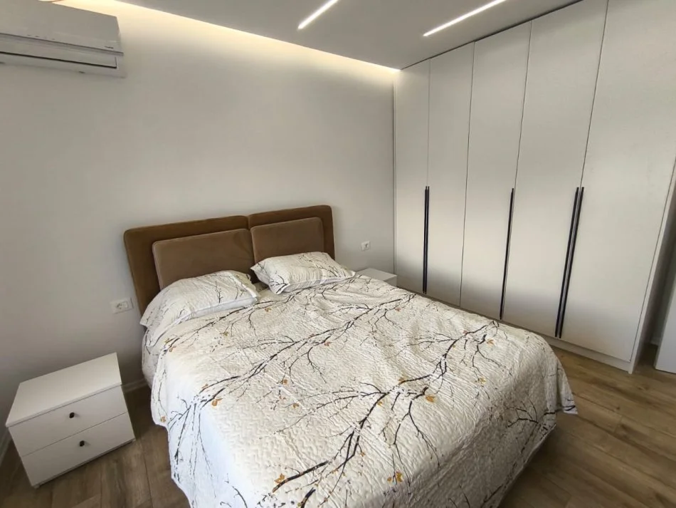 Tirane, jepet me qera apartament 1+1 Kati 4, 70 m² 600 € (Kodra e Diellit)