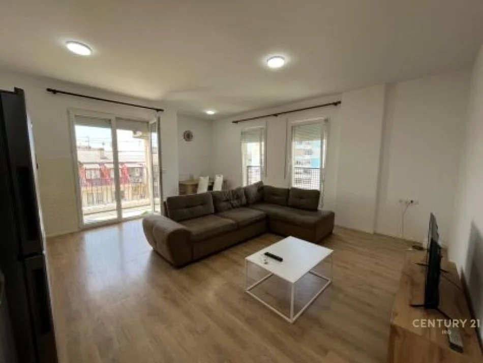 Tirane, jepet me qera apartament 2+1 Kati 6, 116 m² 550 € (don bosko)