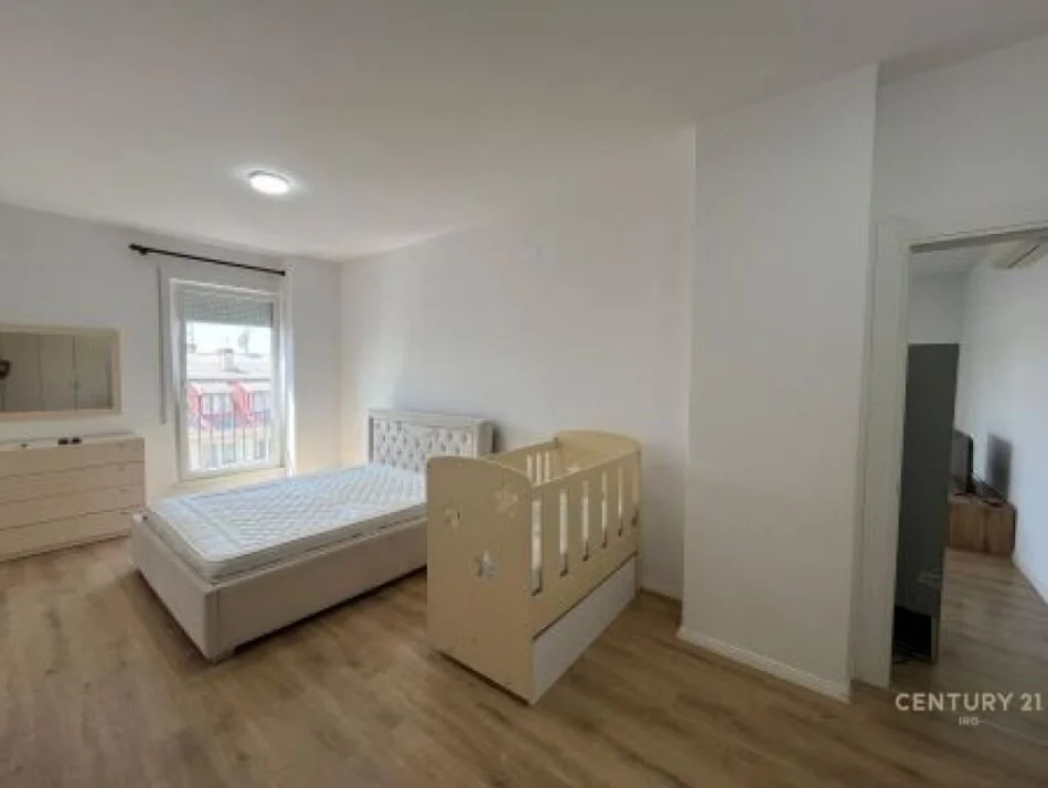 Tirane, jepet me qera apartament 2+1 Kati 6, 116 m² 550 € (don bosko)