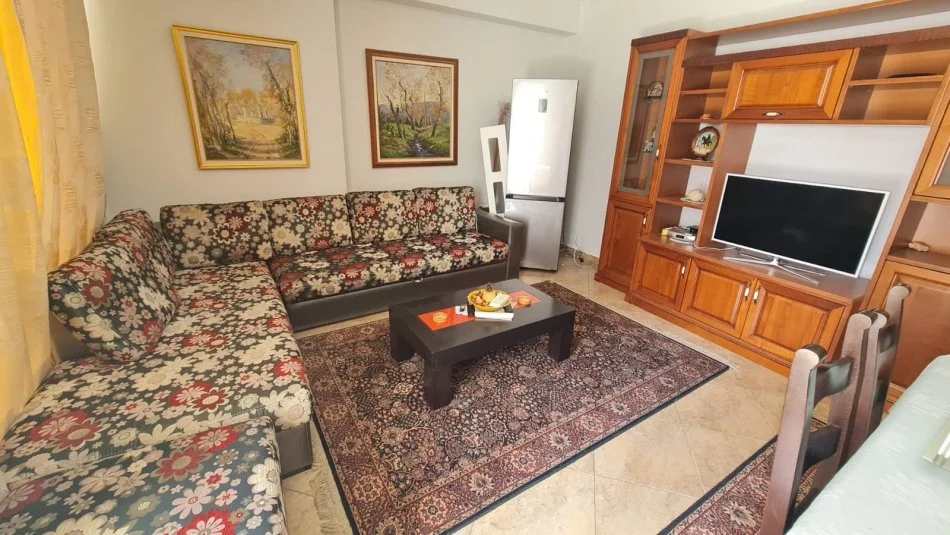 Tirane, jepet me qera apartament 2+1+Ballkon Kati 2, 100 m² 700 € (Kompleksi Delijorgji)