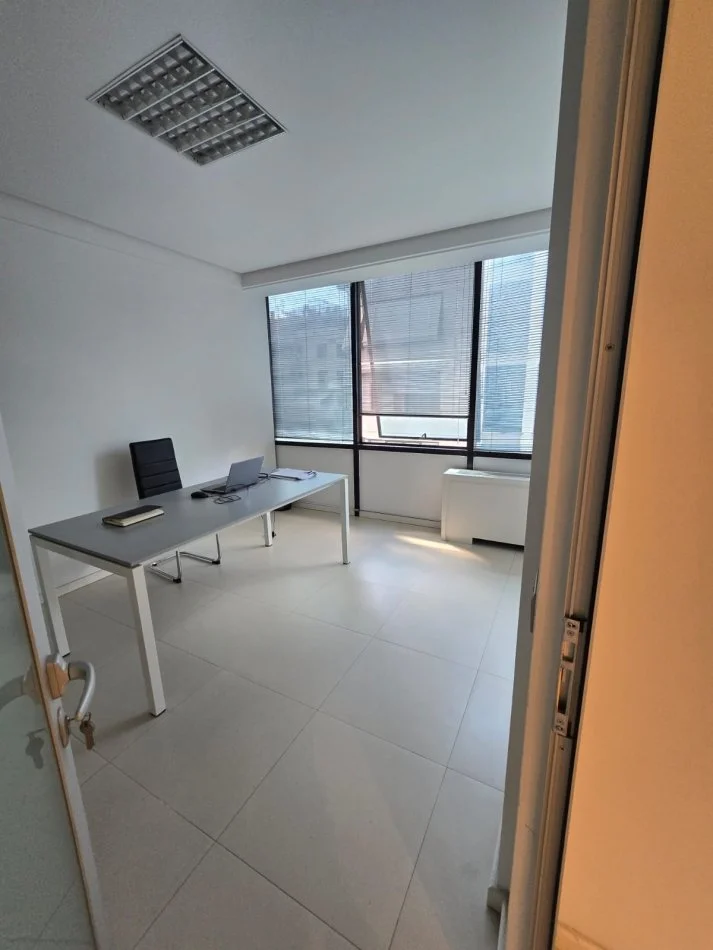 Tirane, shitet ambjent biznesi Kati 2, 91 m² (prane RTSH)