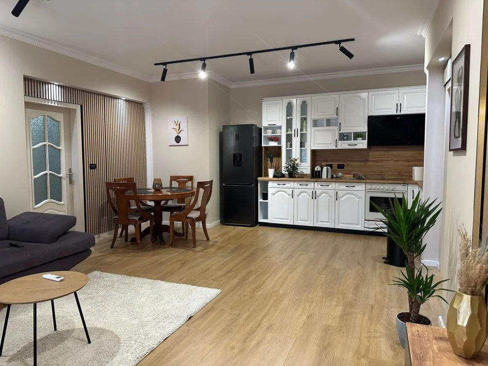Tirane, jepet me qera apartament 2+1+Ballkon Kati 5, 112 m² 1.500 € (sami frasheri)