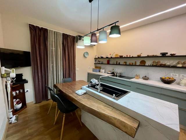 Tirane, jepet me qera apartament 4+1+A+BLK Kati 3, 160 m² 1500 Euro (Rruga Sulejman Delvina)