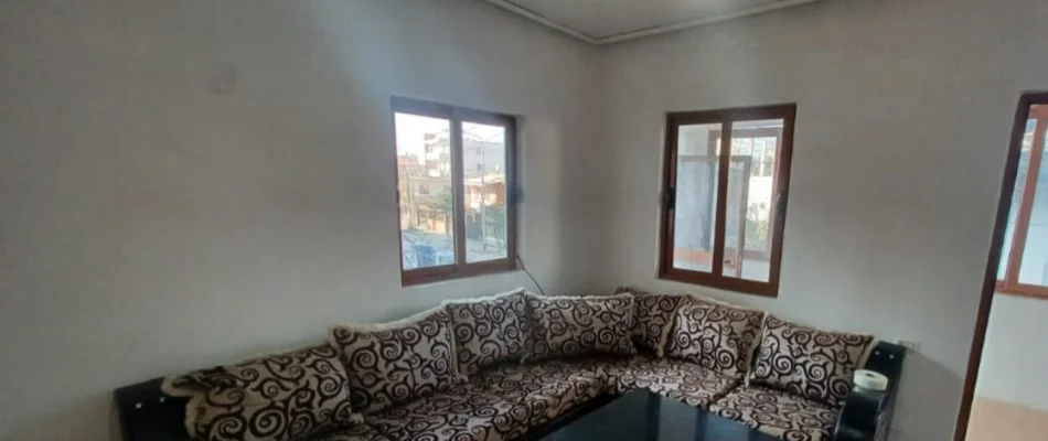 Tirane, jepet me qera apartament 1+1 Kati 2, 70 m² 350 € (Rruga Artan Lenja)