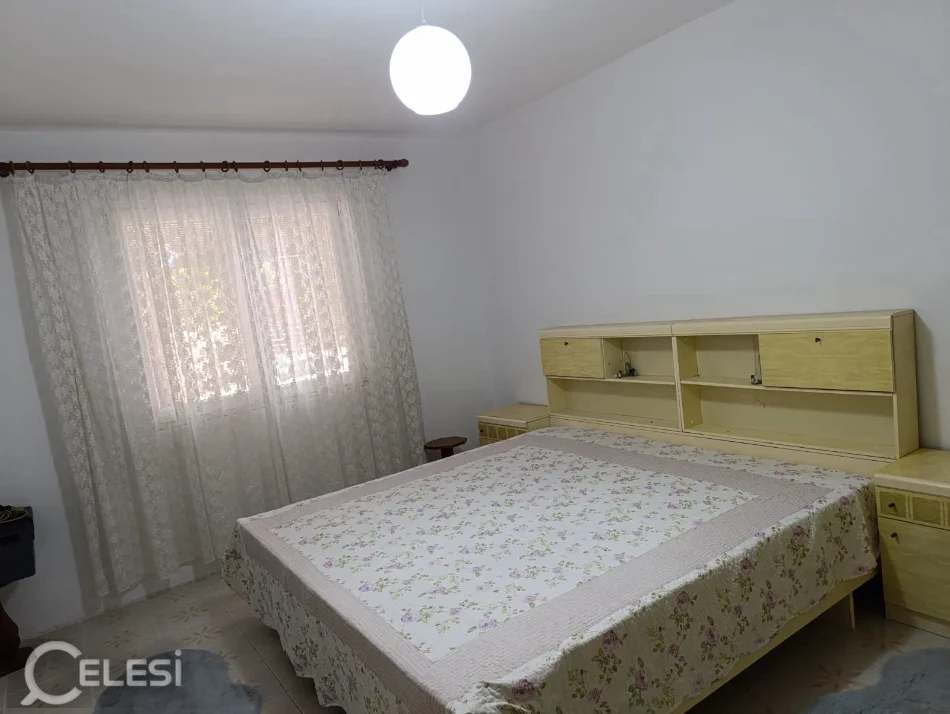 Shqiperi, jepet me qera apartament 2+1+Ballkon Kati 1, 75 m² 500 € (KOMBINAT)