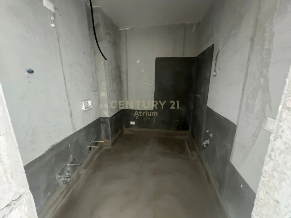 Tirane, shitet apartament 2+1+Ballkon Kati 2, 122 m² 350.000 € (LIQENI)