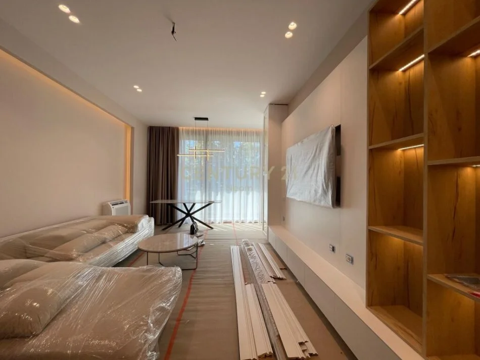 Tirane, jepet me qera apartament 2+1 Kati 3, 122 m² 1.800 € (liqeni i thate)