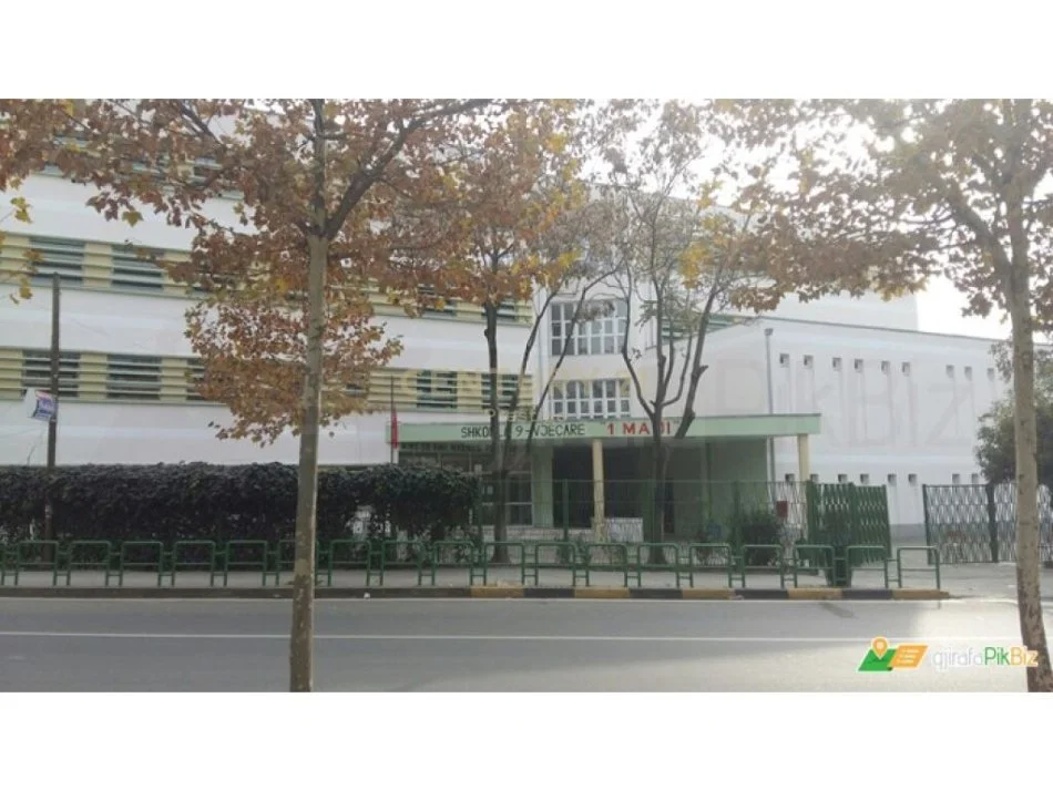 𝐓𝐢𝐫𝐚𝐧𝐞, 𝐣𝐞𝐩𝐞𝐭 𝐦𝐞 𝐪𝐞𝐫𝐚 𝐚𝐦𝐛𝐣𝐞𝐧𝐭 𝐛𝐢𝐳𝐧𝐞𝐬𝐢 𝐊𝐚𝐭𝐢 𝟎, 𝟓𝟐 𝐦² 𝟗𝟎.𝟎𝟎𝟎 € (𝐑𝐫𝐮𝐠𝐚 𝐀𝐥𝐢 𝐃𝐞𝐦𝐢, 𝐀𝐥𝐢 𝐃𝐞𝐦𝐢)