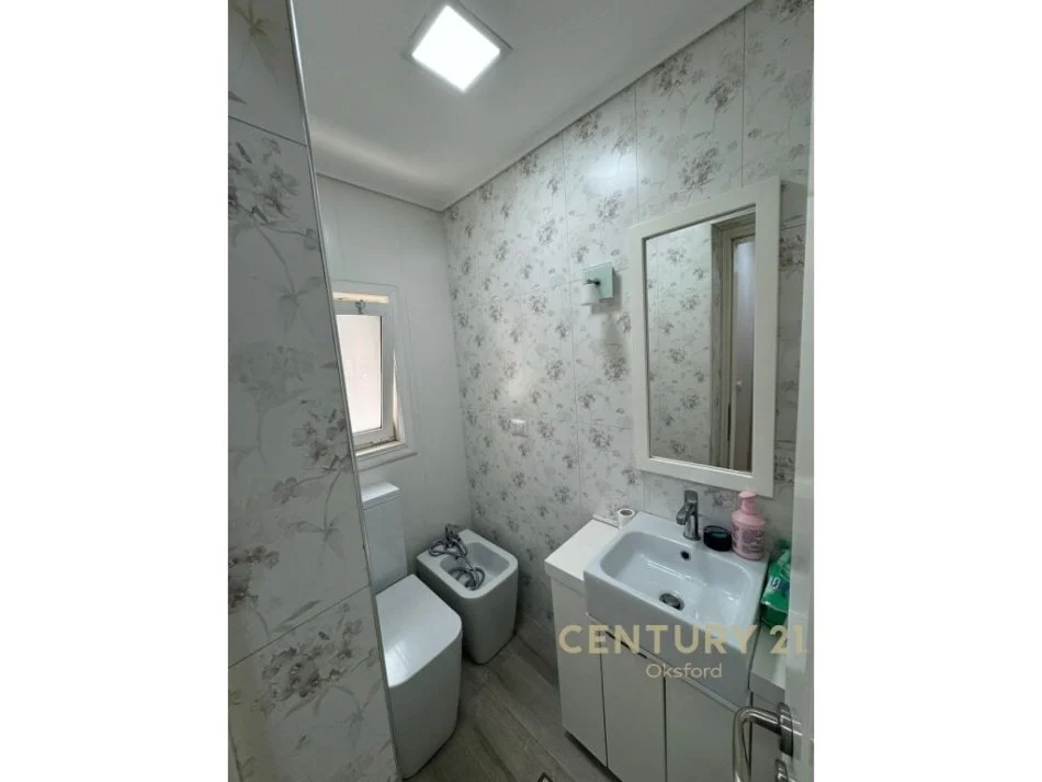 Tirane, jepet me qera apartament 2+1+Ballkon Kati 4, 82 m² 730 € (Stadiumi Dinamo)
