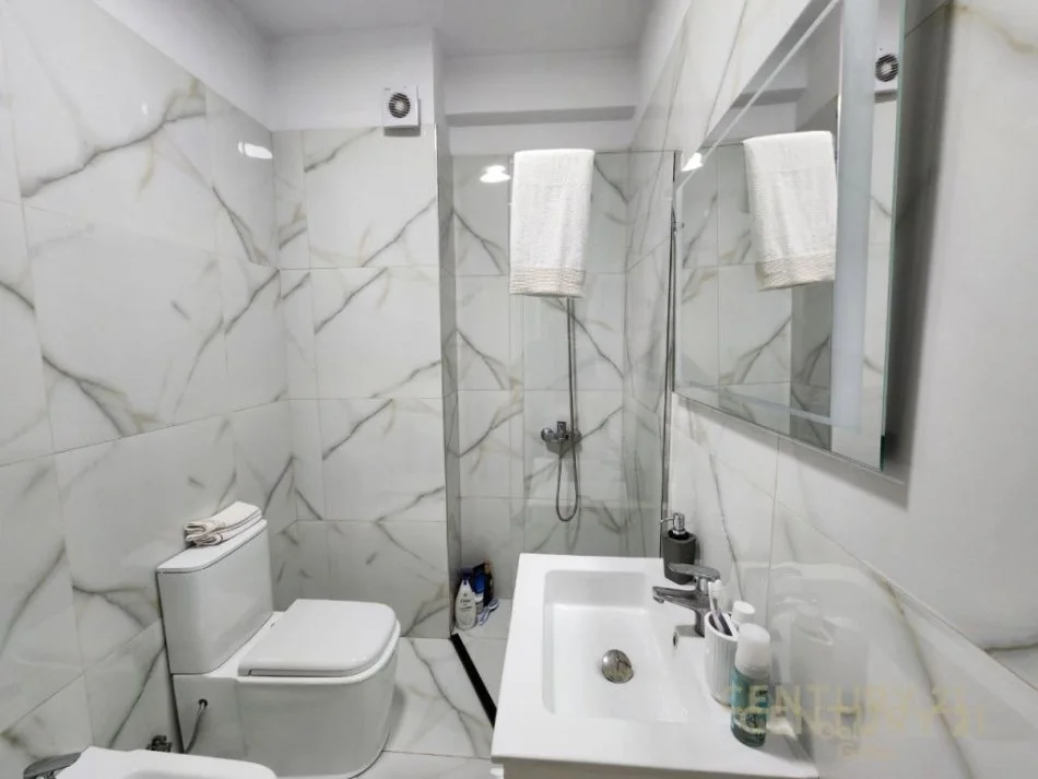 Tirane, shitet apartament 1+1 Kati 2, 80 m² 165.000 € (Rruga e dibres)