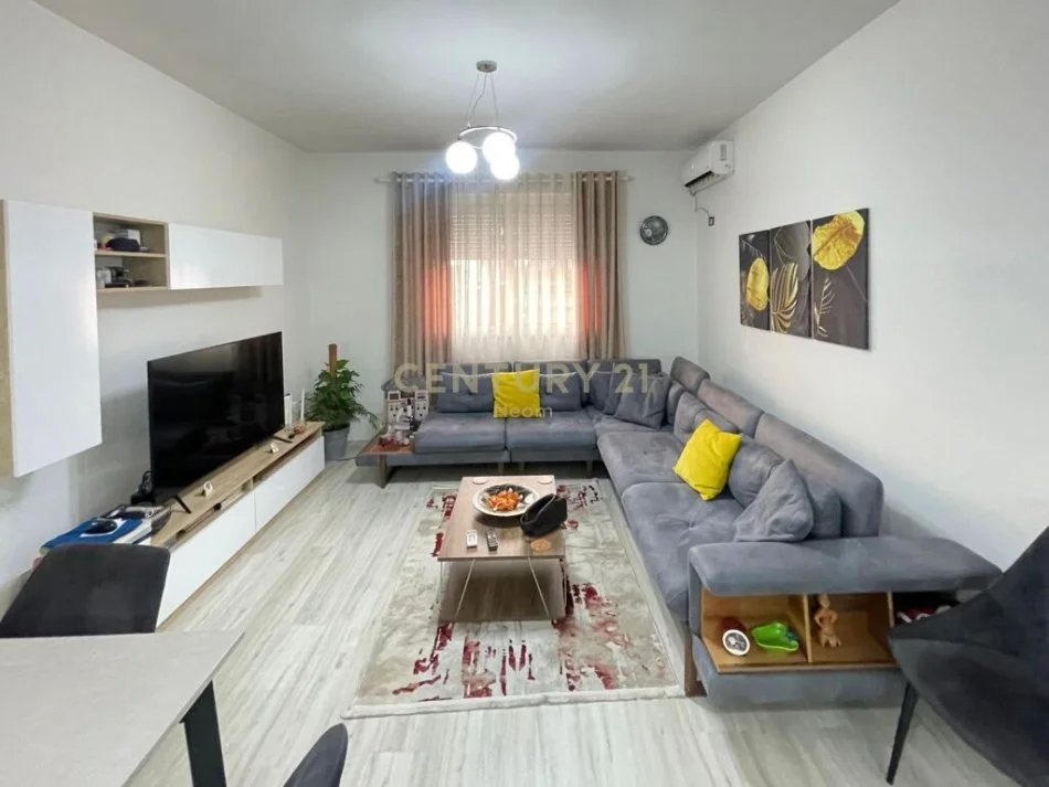 Tirane, shitet apartament 1+1 Kati 5, 68 m² 110.000 € (ish parku)