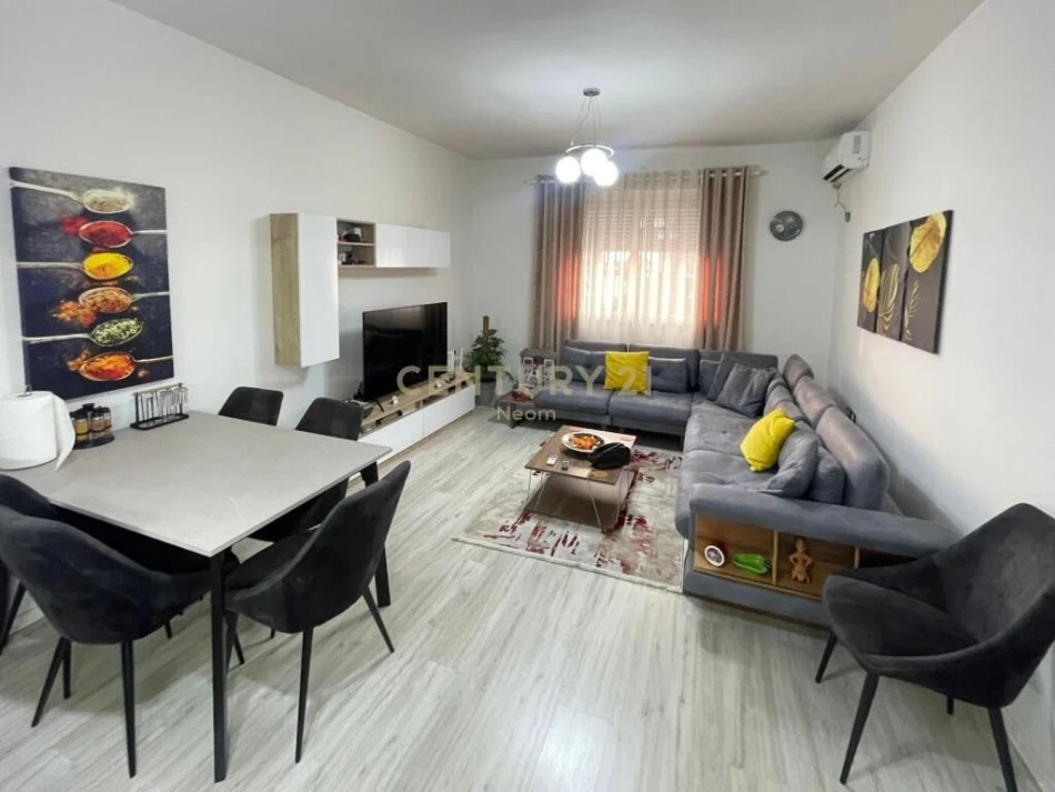 Tirane, shitet apartament 1+1 Kati 5, 68 m² 110.000 € (ish parku)
