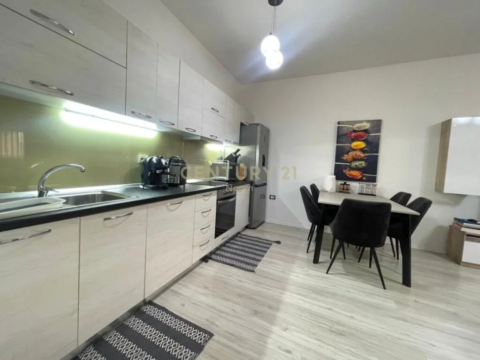 Tirane, shitet apartament 1+1 Kati 5, 68 m² 110.000 € (ish parku)