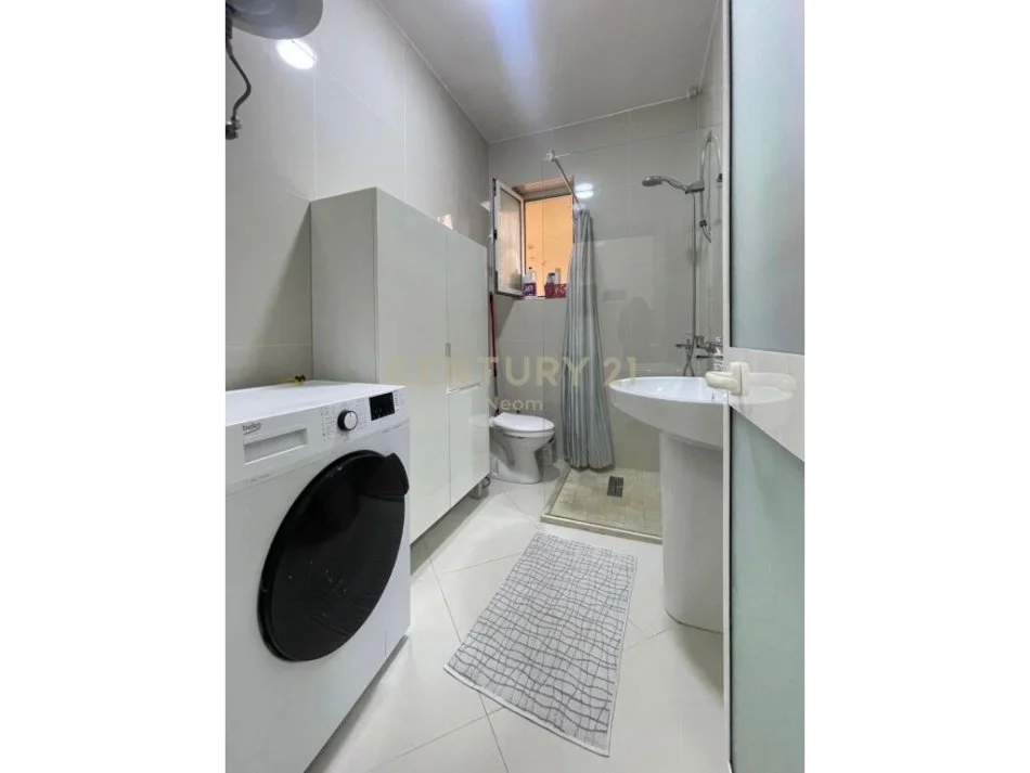 Tirane, shitet apartament 1+1 Kati 5, 68 m² 110.000 € (ish parku)