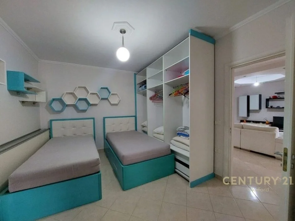 Tirane, jepet me qera apartament 2+1+Ballkon , 104 m² 500 € (Bulevardi Migjeni)