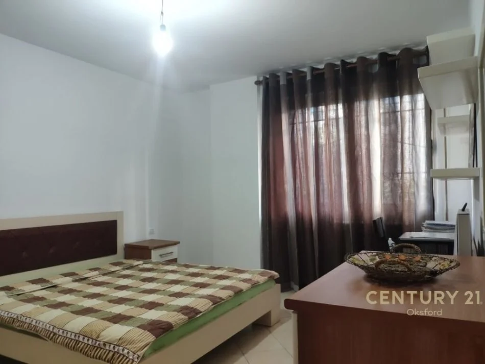 Tirane, jepet me qera apartament 2+1+Ballkon Kati 1, 102 m² 500 € (Besnik Sykja)