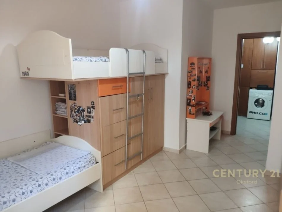 Tirane, jepet me qera apartament 2+1+Ballkon Kati 1, 102 m² 500 € (Besnik Sykja)