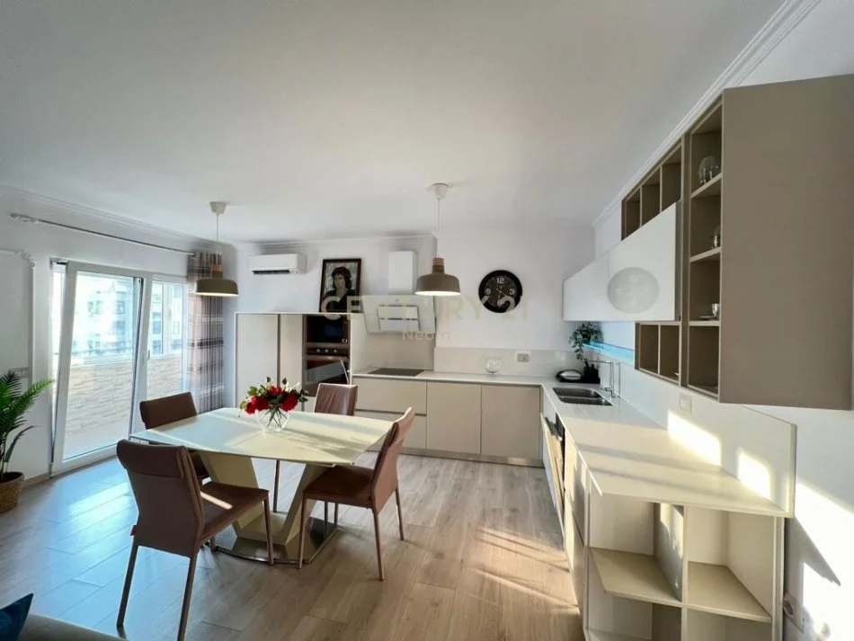 Tirane, jepet me qera apartament 2+1 Kati 6, 110 m² 1.500 € (sheshi willson)