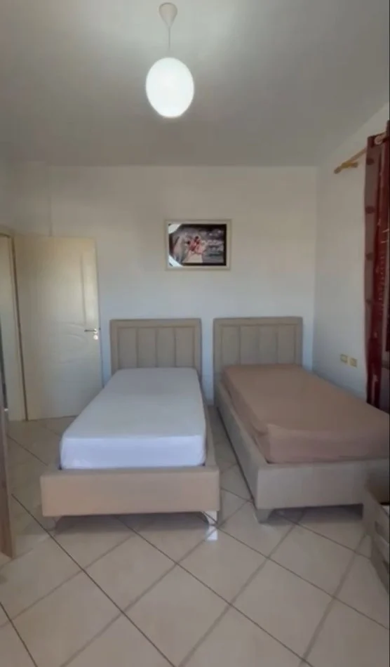 Tirane, jepet me qera shtepi 1+1+Ballkon Kati 2, 70 m² 320 € (rruga Andon frasheri)