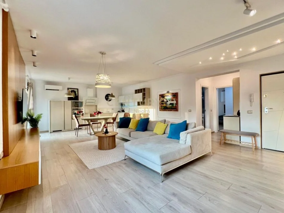 Tirane, jepet me qera apartament 2+1 Kati 6, 110 m² 1.500 € (sheshi willson)