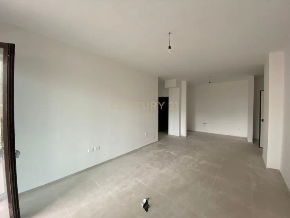 Tirane, jepet me qera zyre Kati 2, 85 m² 800 € (Myslym Shyri)