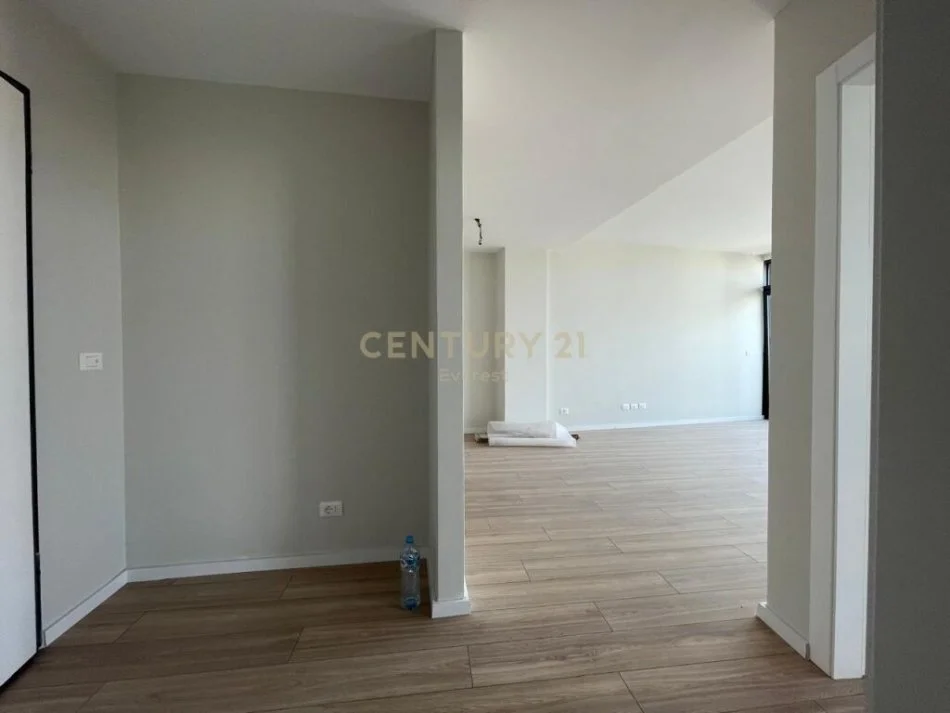 𝐓𝐢𝐫𝐚𝐧𝐞, 𝐣𝐞𝐩𝐞𝐭 𝐦𝐞 𝐪𝐞𝐫𝐚 𝐳𝐲𝐫𝐞 𝐊𝐚𝐭𝐢 𝟗, 𝟖𝟐 𝐦² 𝟖𝟓𝟎 € (𝐋𝐚𝐤𝐞 𝐕𝐢𝐞𝐰 𝐑𝐞𝐬𝐢𝐝𝐞𝐧𝐜𝐞, 𝐋𝐢𝐪𝐞𝐧𝐢 𝐢 𝐓𝐢𝐫𝐚𝐧ë𝐬)