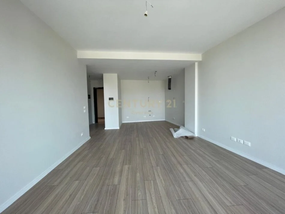 𝐓𝐢𝐫𝐚𝐧𝐞, 𝐣𝐞𝐩𝐞𝐭 𝐦𝐞 𝐪𝐞𝐫𝐚 𝐳𝐲𝐫𝐞 𝐊𝐚𝐭𝐢 𝟗, 𝟖𝟐 𝐦² 𝟖𝟓𝟎 € (𝐋𝐚𝐤𝐞 𝐕𝐢𝐞𝐰 𝐑𝐞𝐬𝐢𝐝𝐞𝐧𝐜𝐞, 𝐋𝐢𝐪𝐞𝐧𝐢 𝐢 𝐓𝐢𝐫𝐚𝐧ë𝐬)