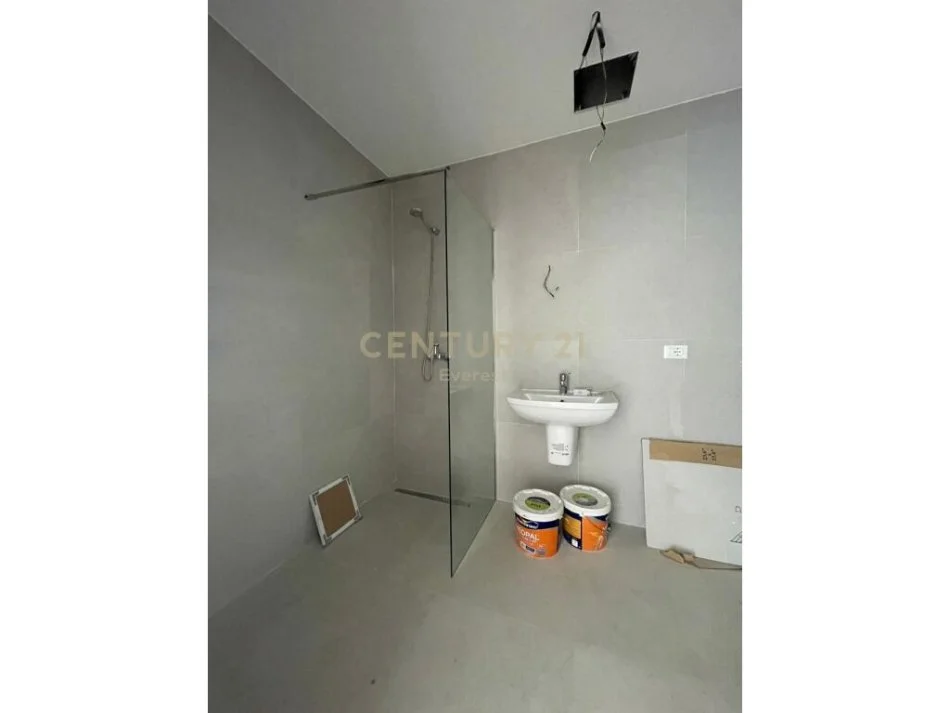 𝐓𝐢𝐫𝐚𝐧𝐞, 𝐣𝐞𝐩𝐞𝐭 𝐦𝐞 𝐪𝐞𝐫𝐚 𝐳𝐲𝐫𝐞 𝐊𝐚𝐭𝐢 𝟗, 𝟖𝟐 𝐦² 𝟖𝟓𝟎 € (𝐋𝐚𝐤𝐞 𝐕𝐢𝐞𝐰 𝐑𝐞𝐬𝐢𝐝𝐞𝐧𝐜𝐞, 𝐋𝐢𝐪𝐞𝐧𝐢 𝐢 𝐓𝐢𝐫𝐚𝐧ë𝐬)