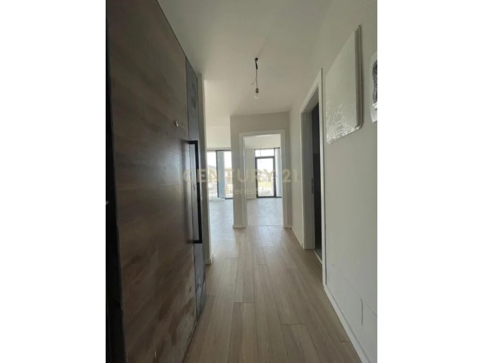 𝐓𝐢𝐫𝐚𝐧𝐞, 𝐣𝐞𝐩𝐞𝐭 𝐦𝐞 𝐪𝐞𝐫𝐚 𝐳𝐲𝐫𝐞 𝐊𝐚𝐭𝐢 𝟗, 𝟖𝟐 𝐦² 𝟖𝟓𝟎 € (𝐋𝐚𝐤𝐞 𝐕𝐢𝐞𝐰 𝐑𝐞𝐬𝐢𝐝𝐞𝐧𝐜𝐞, 𝐋𝐢𝐪𝐞𝐧𝐢 𝐢 𝐓𝐢𝐫𝐚𝐧ë𝐬)