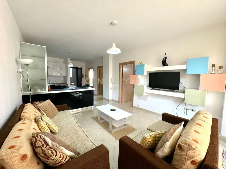 Tirane, jepet me qera apartament 2+1 Kati 2, 98 m² 600 € (liqeni i thate)