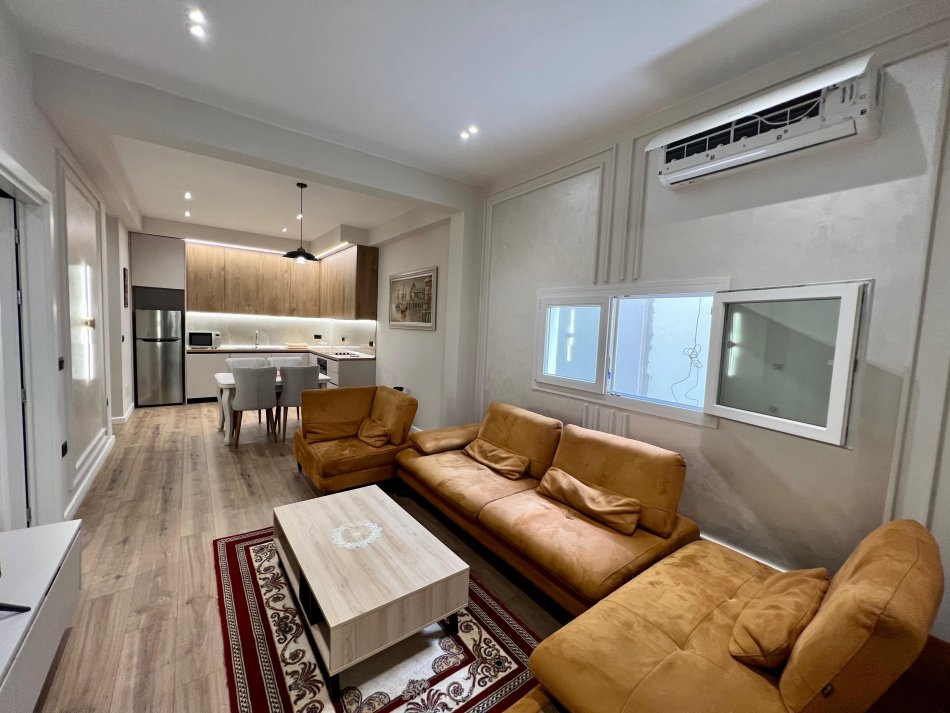 Tirane, jepet me qera apartament 1+1 Kati 1, 80 m² 600 € (Prane rruges se durresit)