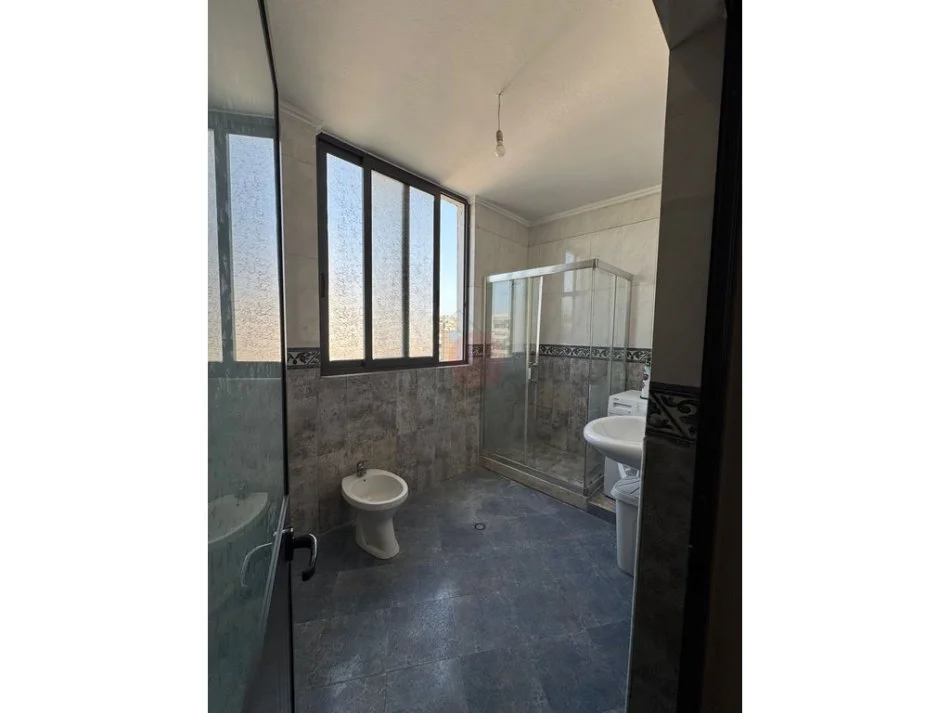 Tirane, jap me qera apartament 2+1 Kati 6, 500 € (Zogu i Zi,Qatar Center)