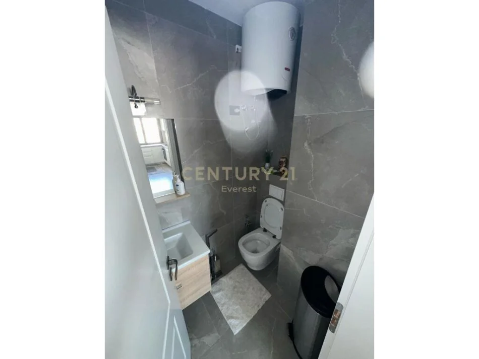 Tirane, jepet me qera apartament 2+1 Kati 9, 100 m² 1.200 € (qender)