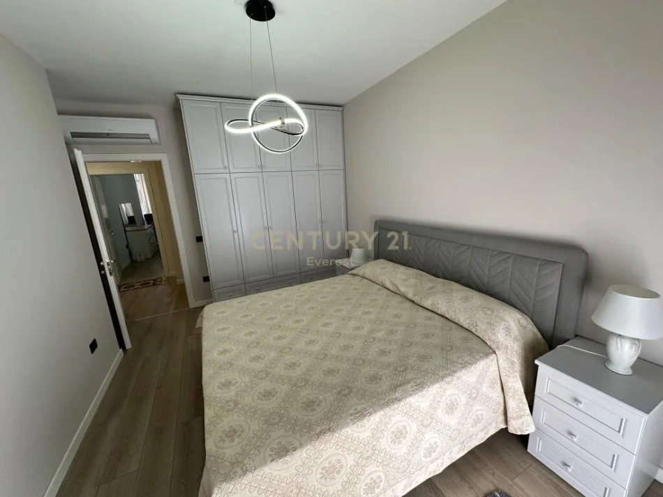 Tirane, jepet me qera apartament 2+1 Kati 9, 100 m² 1.200 € (qender)