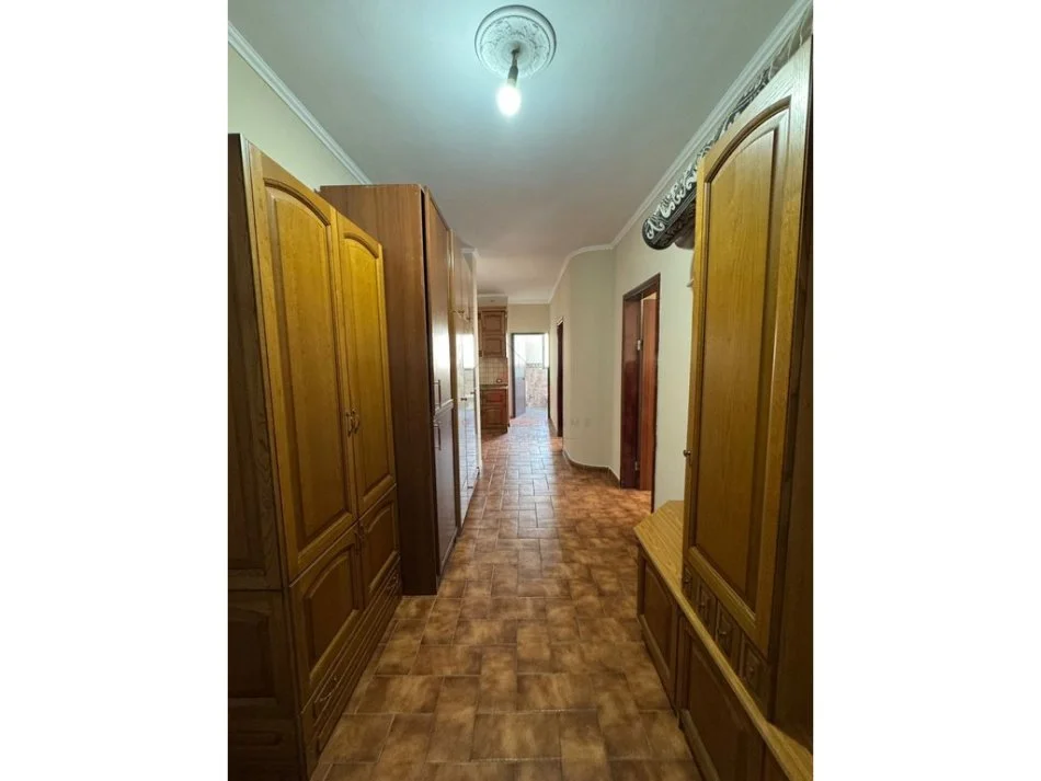 Tirane, jap me qera apartament 2+1 Kati 6, 500 € (Zogu i Zi,Qatar Center)